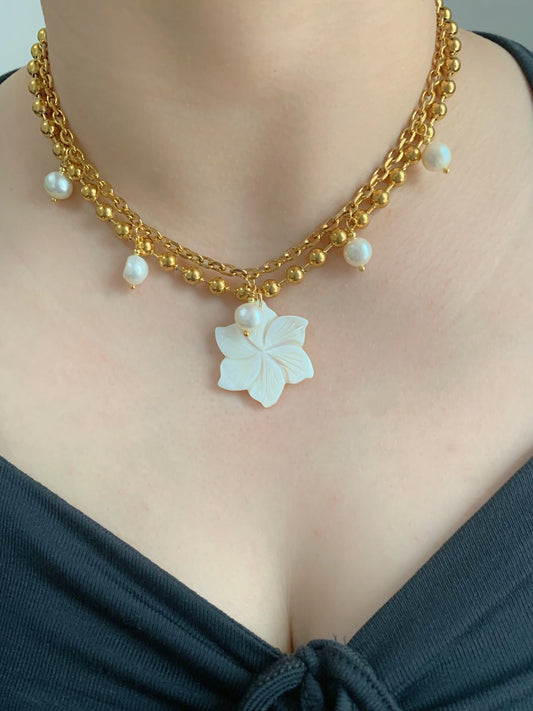 Callie Pearl Necklace