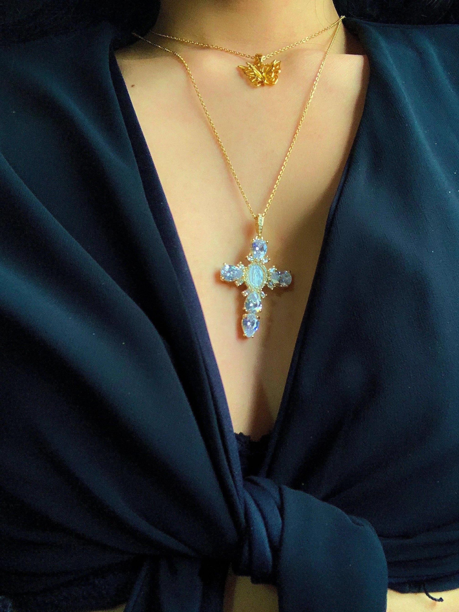 DIAMOND PEARL CROSS NECKLACE - camillaboutiqueshop